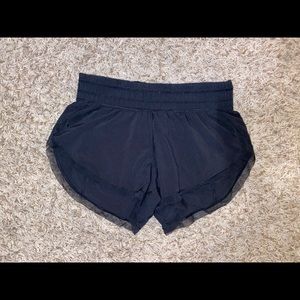 BLACK LULULEMON SHORTS